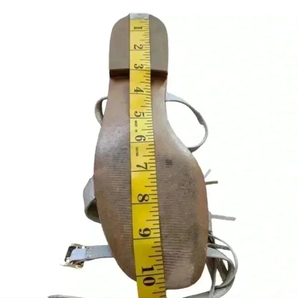 B Brian Atwood Megan Sandals Women's 9 Nude Cream Leather Fringe Southwestern - Picture 8 of 9